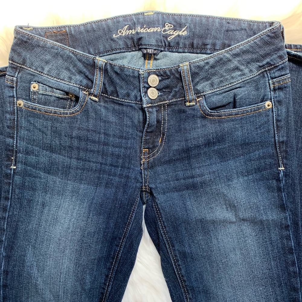 2️⃣/2️⃣0️⃣American Eagle Medium Wash flare jeans